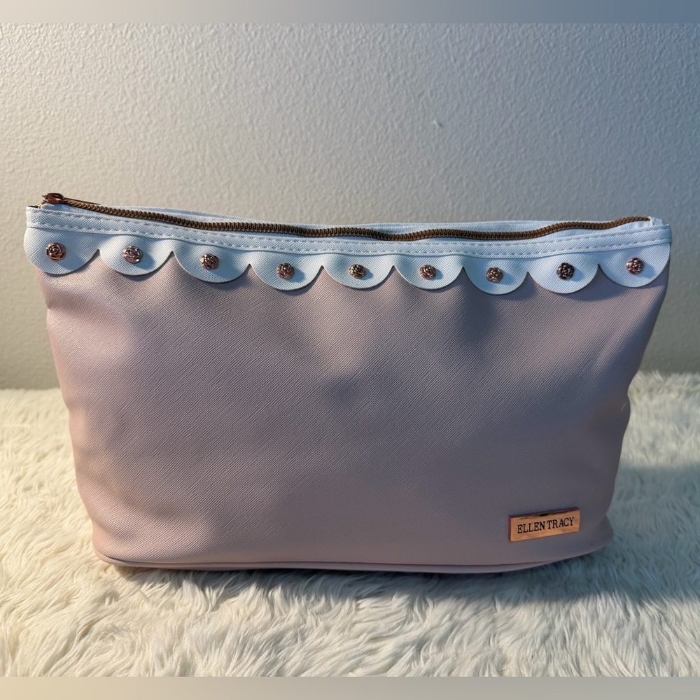 Ellen Tracy Blush and White Scalloped Cosmetic Bag